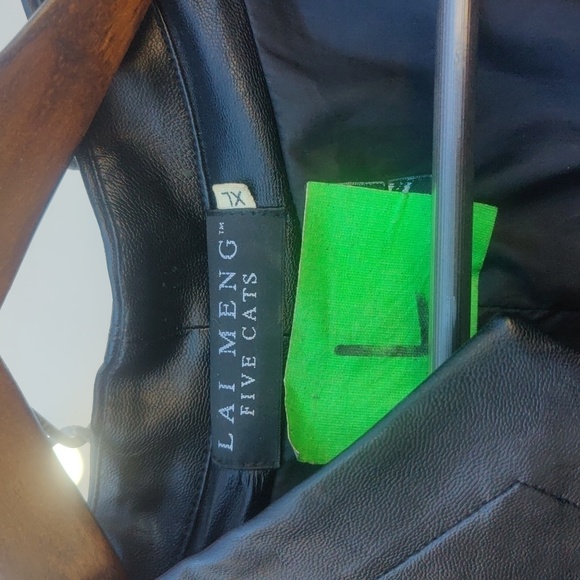 Lai Meng Five Cats Long Coat - Picture 1 of 7